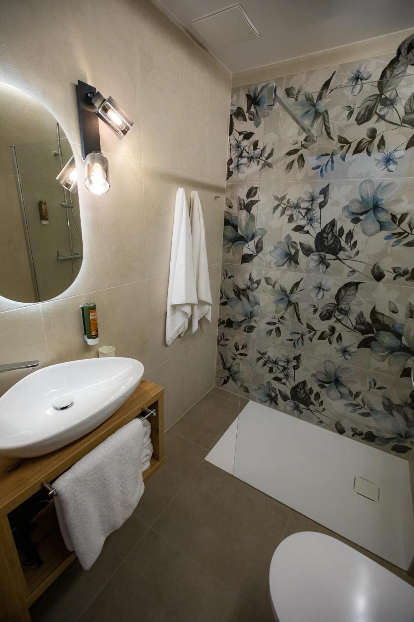 Hisa Trelc- Sobe Hotel Komenda Екстериор снимка